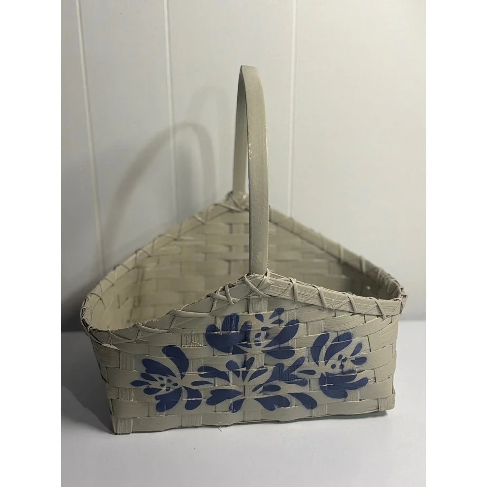 VTG Pfaltzgraff Yorktowne Woven Wood Basket Gray Blue Floral Farmhouse Handle